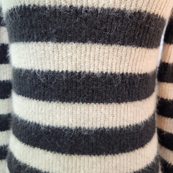 HOLLISTER Soft Stretchy Knit Black Tan Striped Cowl Neck Sweater (S) - Picture 8 of 10